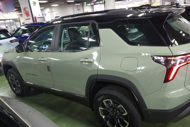 Chevrolet Equinox Plus 2025 car image #5