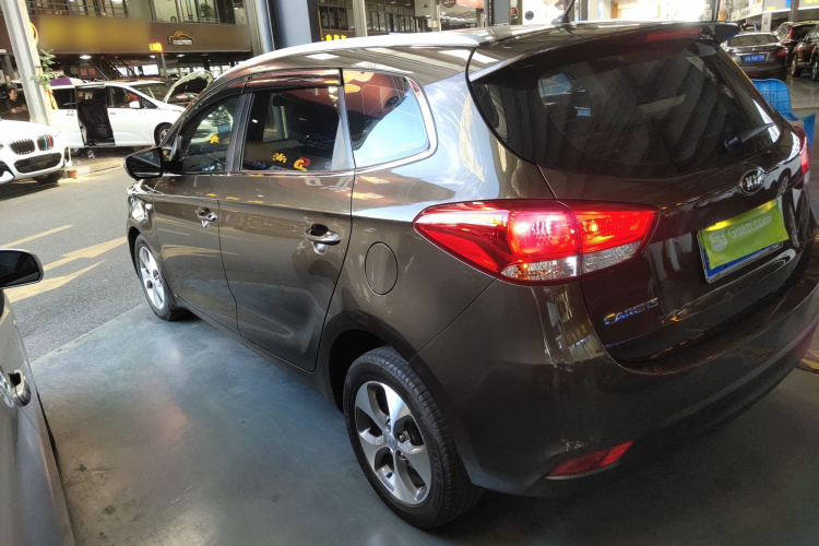 Kia Carens 2015 immagine di auto #5