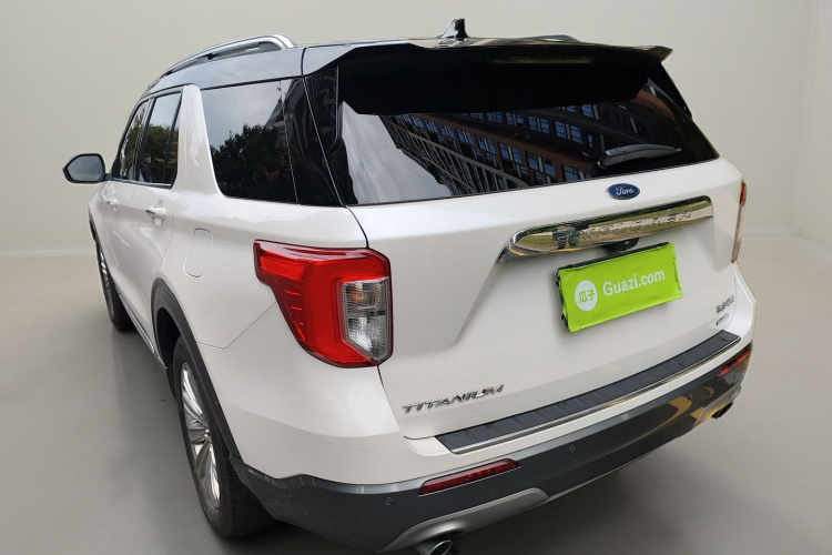 Ford Explorer 2021 صورة سيارة #5