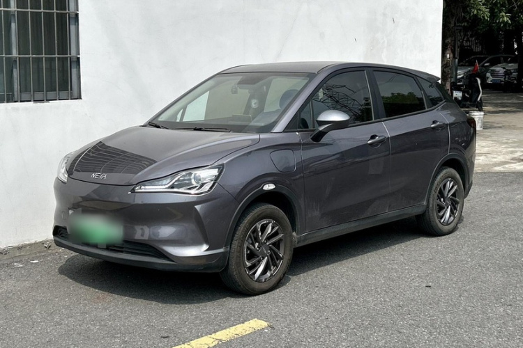 哪吒汽车 哪吒V 2021 汽车图片 #5