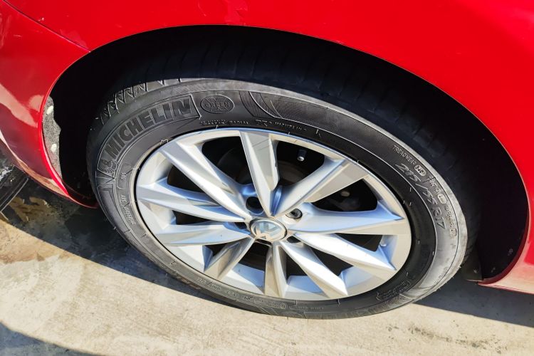Volkswagen Beetle 2018 car image #5