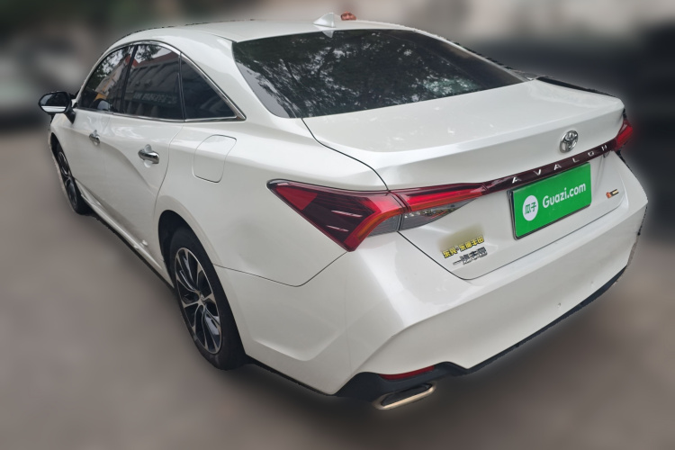 Toyota Avalon 2023 car image #5
