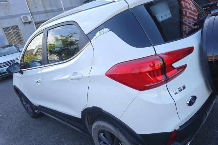 BYD Yuan New Energy 2020 صورة سيارة #5