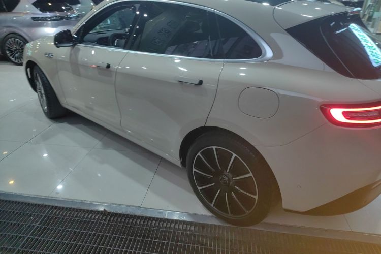 2023 car image #5