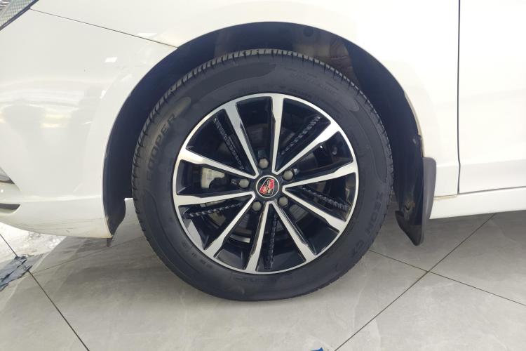 Roewe i5 2021 car image #5