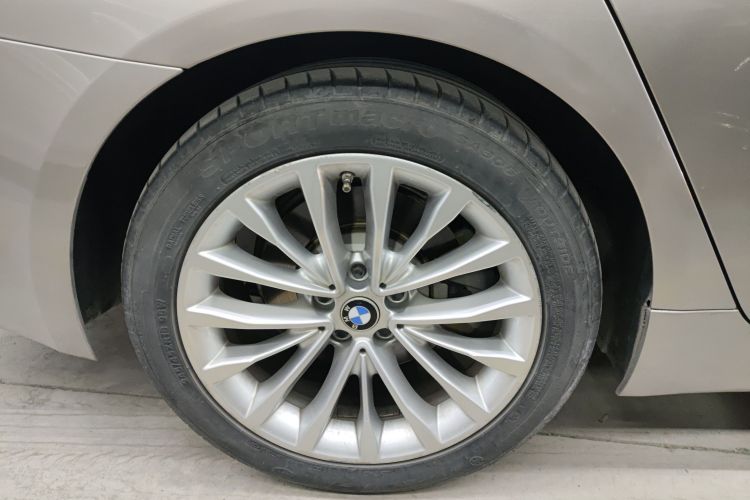 BMW 5 Series New Energy 2019 image de voiture #5