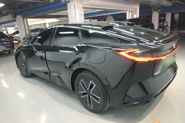 Toyota bZ5 2025 car image #5