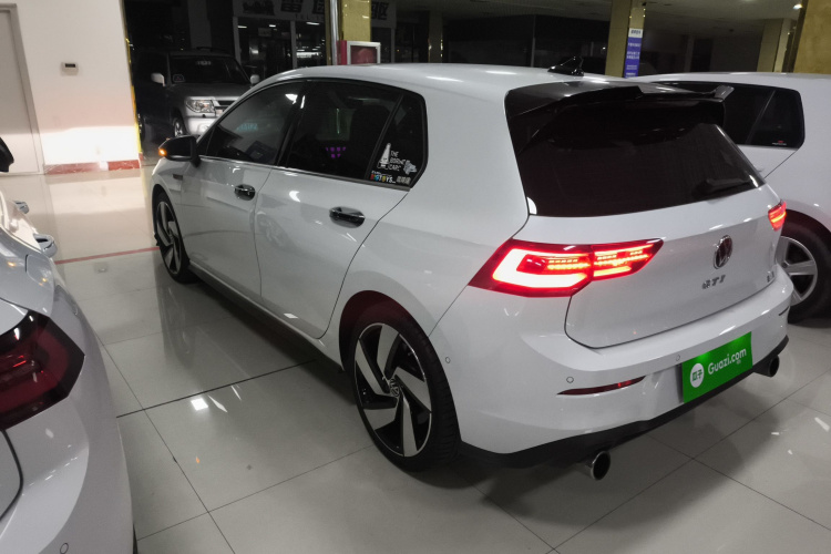 Volkswagen GolfGTI 2024 immagine di auto #5