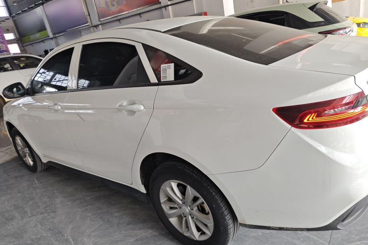 睿蓝汽车 枫叶60s 2022 汽车图片 #5