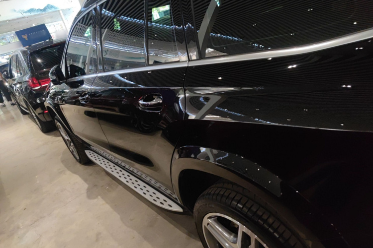 Mercedes-Benz GLS Class 2018 car image #5