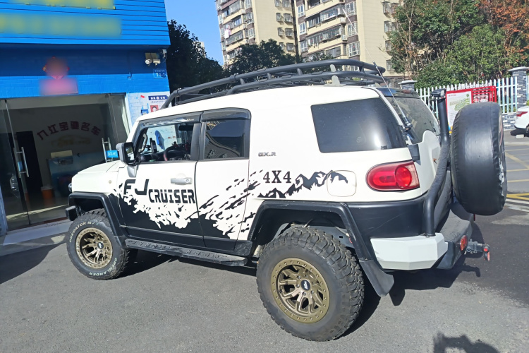 Toyota FJ Cruiser 2018 car image #5