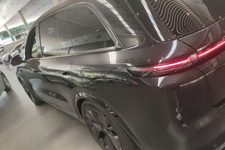 Li L8 2023 изображение автомобиля #5