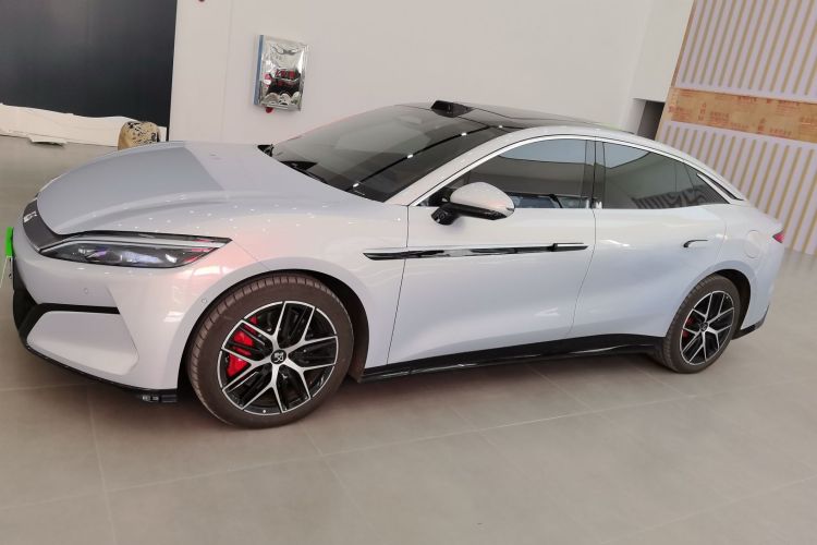 BYD HanL 2025 صورة سيارة #5