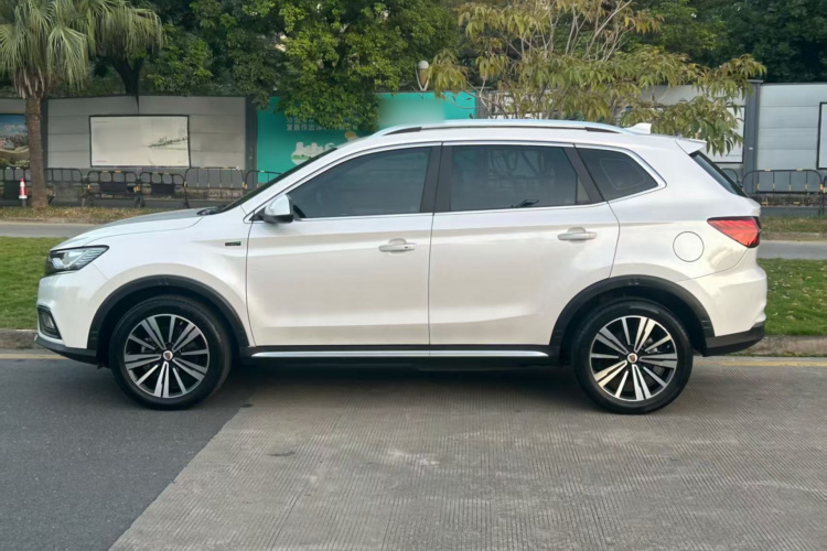 Roewe RX5 New Energy 2018 изображение автомобиля #5