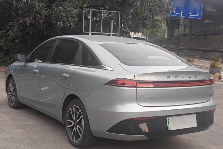 Roewe D6 2025 car image #5