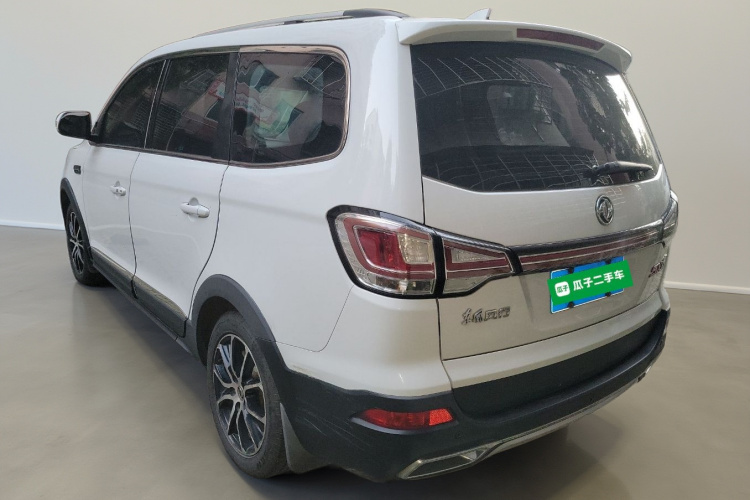 Forthing SX6 2016 #5 Forthing SX6 2016 car image #5