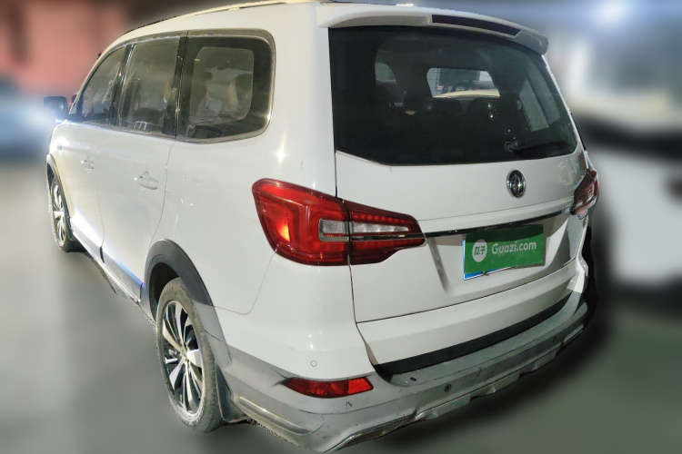 Forthing JOYEAR X6 2017 car image #5