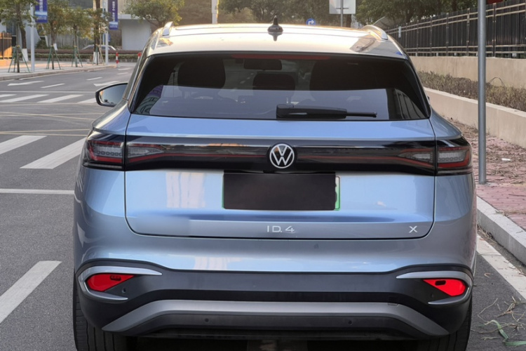 Volkswagen ID.4 X 2022 car image #5