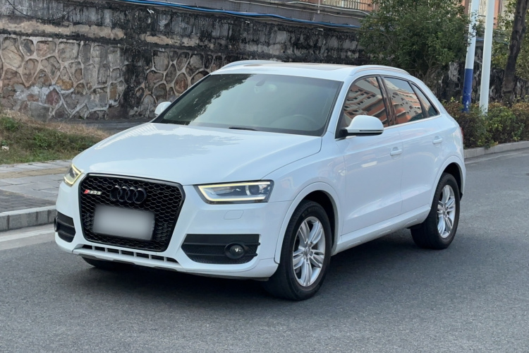 Audi Q3 2015 car image #5