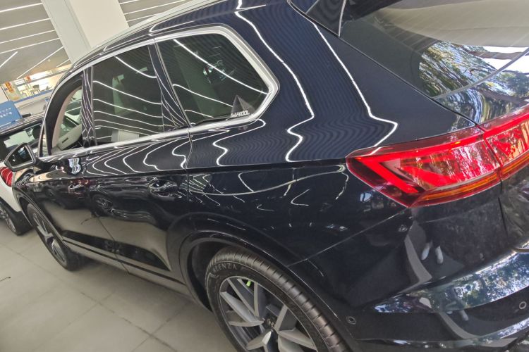 Volkswagen Touareg 2022 car image #5