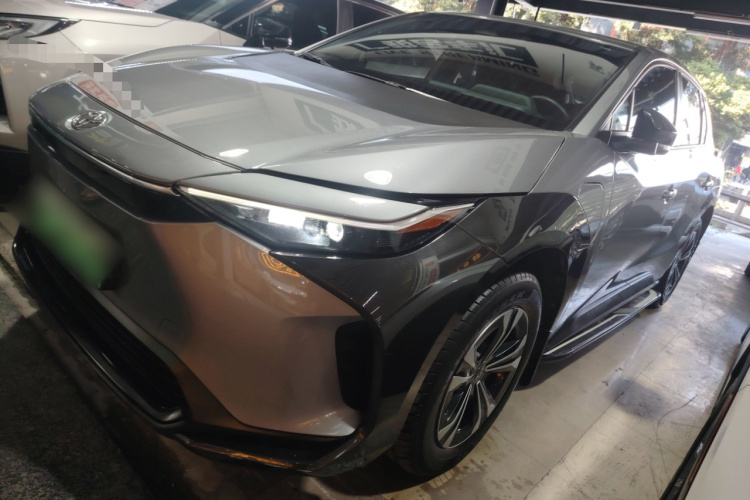 Toyota bZ4X 2023 immagine di auto #5