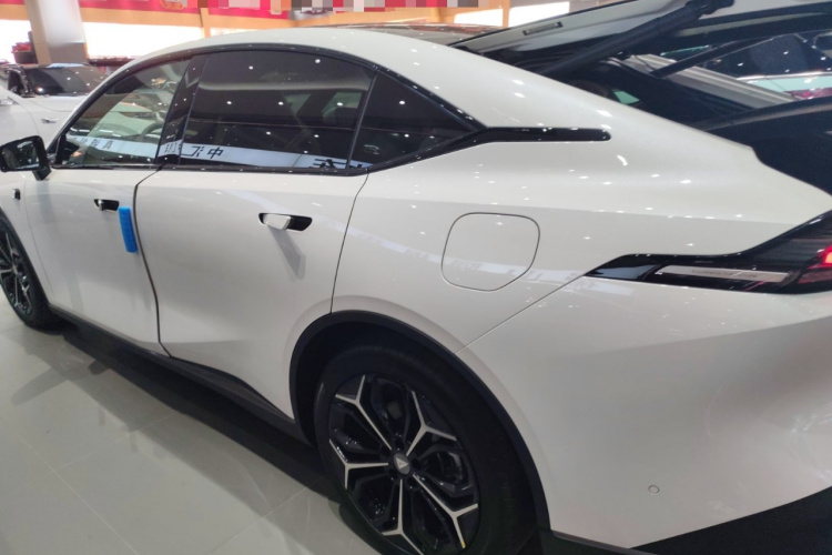 Deepal L07 2025 car image #5