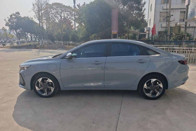 GEELY Emgrand L HiP 2023 car image #5