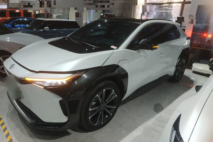 Toyota bZ4X 2022 immagine di auto #5