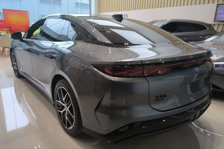 BYD HanL 2025 صورة سيارة #5