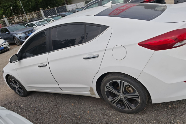 Hyundai Elantra AD 2019 car image #5