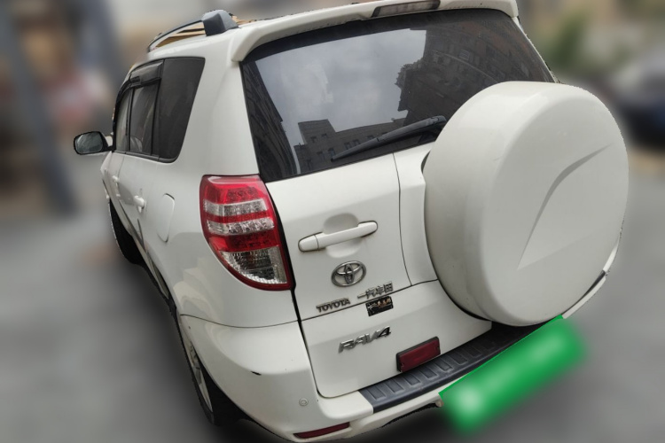 Toyota RAV4 2011 car image #5