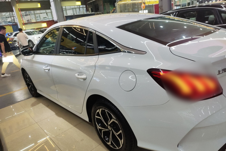 MG 5 2021 immagine di auto #5