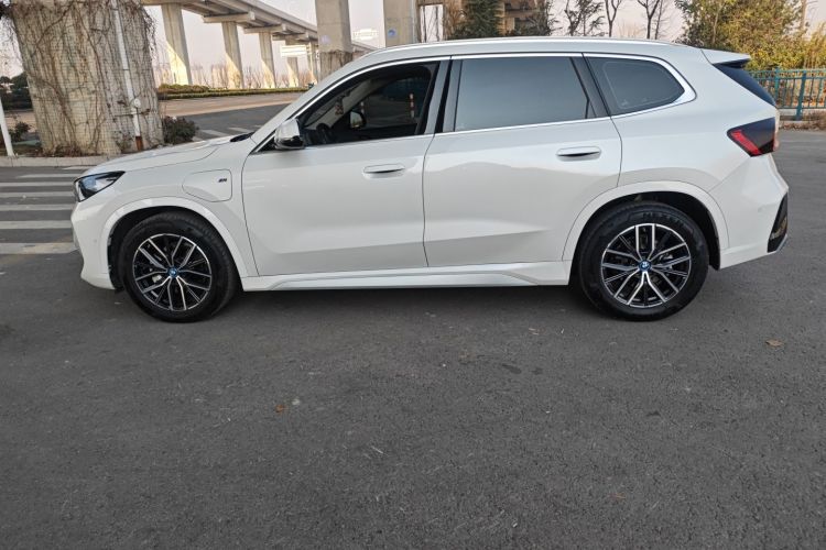 BMW iX1 2025 #5 BMW iX1 2025 صورة سيارة #5