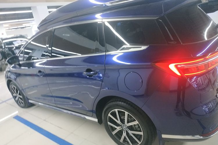 BYD Song MAX New Energy 2023 #5 BYD Song MAX New Energy 2023 car image #5