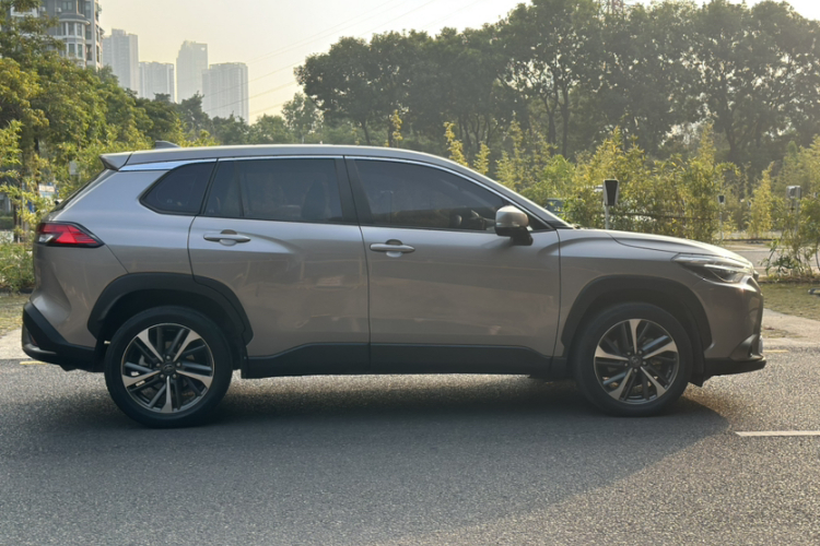 Toyota Frontlander 2022 #5 Toyota Frontlander 2022 immagine di auto #5