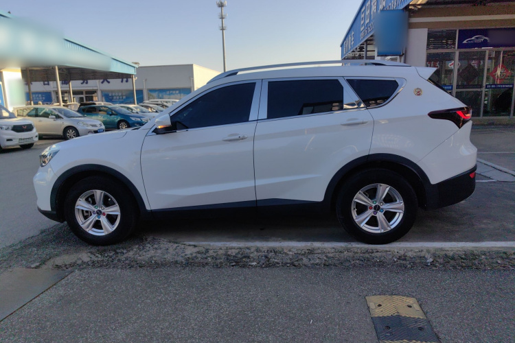 X70M 2022 car image #5