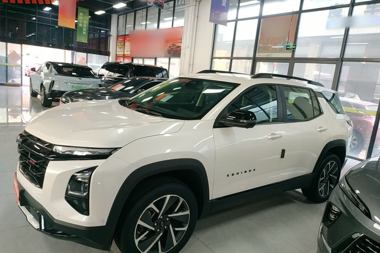 Chevrolet Equinox Plus 2025 car image #5