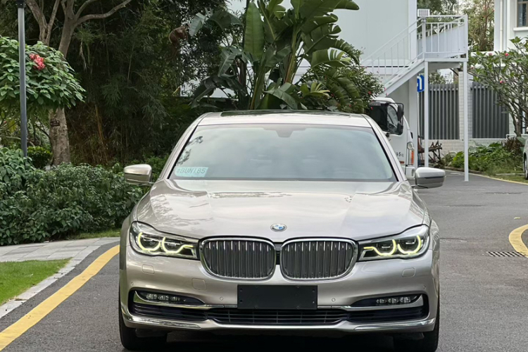 BMW 7 Series 2016 #5 BMW 7 Series 2016 car image #5