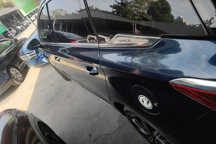 BYD Song MAX New Energy 2019 #5 BYD Song MAX New Energy 2019 car image #5