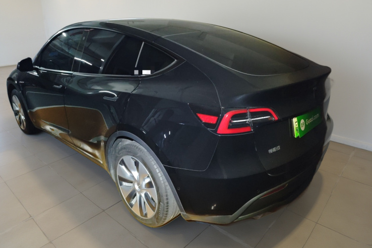 Tesla Model Y 2022 #5 Tesla Model Y 2022 car image #5