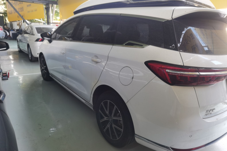 BYD Song MAX New Energy 2022 car image #5