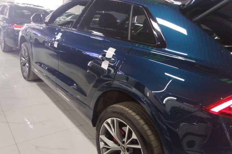 Audi Q8 2021 car image #5