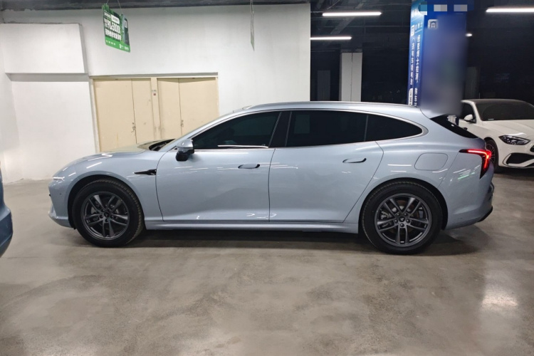 哪吒汽车 哪吒S猎装 2025 汽车图片 #5