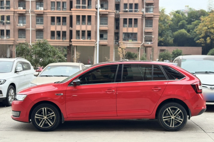 Skoda Rapid Spaceback 2016 immagine di auto #5