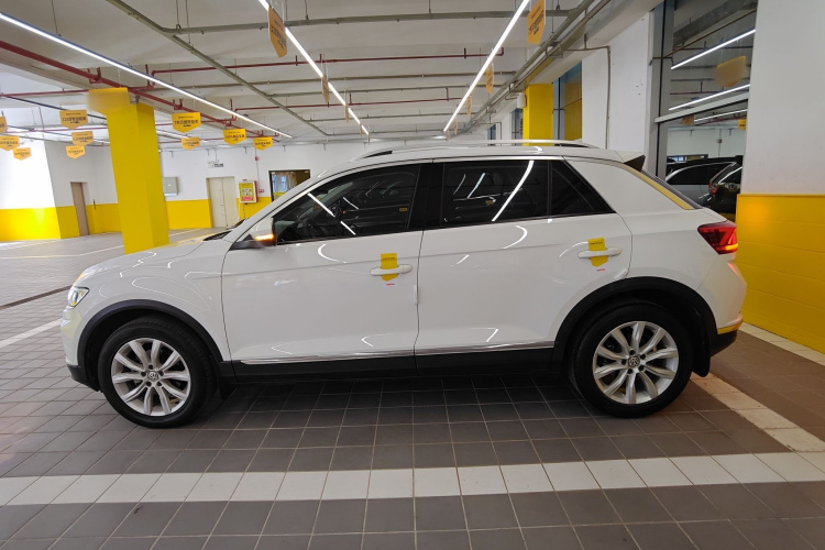 Volkswagen T-Roc 2020 car image #5