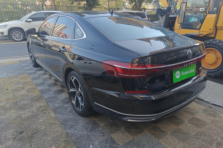 Volkswagen Passat 2022 car image #5