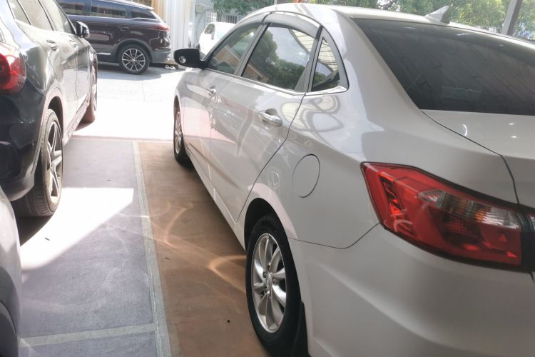 长安 悦翔V7 2015 汽车图片 #5