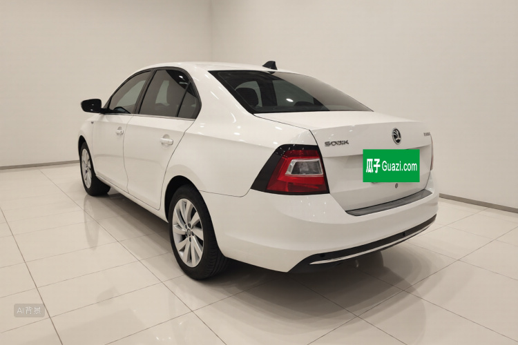 Skoda Rapid 2018 car image #5