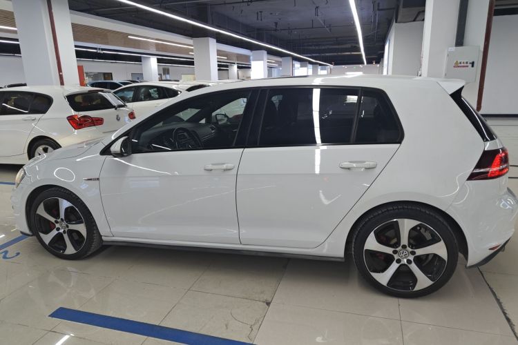 Volkswagen GolfGTI 2016 car image #5