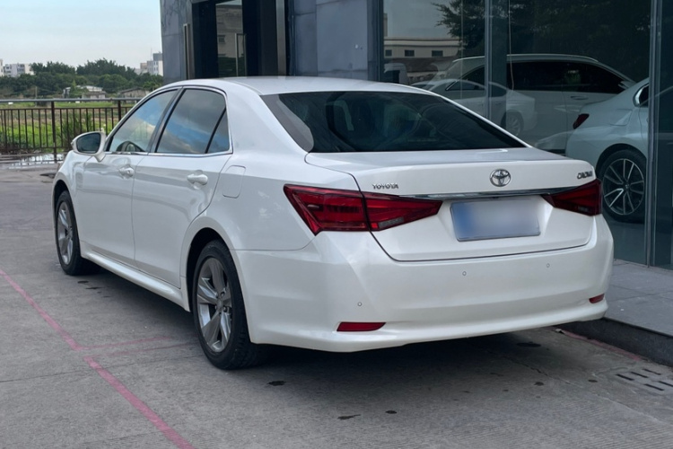 丰田 皇冠 2017 #5 丰田 皇冠 2017 汽车图片 #5